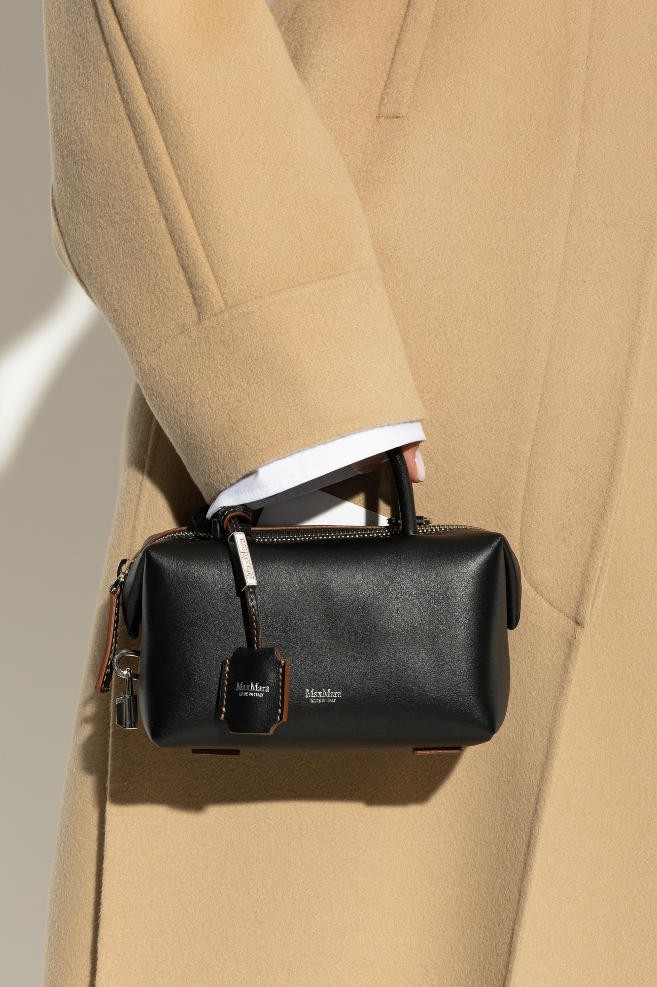 MAX MARA HOLDALLS レザー ミニ ハンドバッグ Holdall Bag: New Leather Handbags | Max Mara